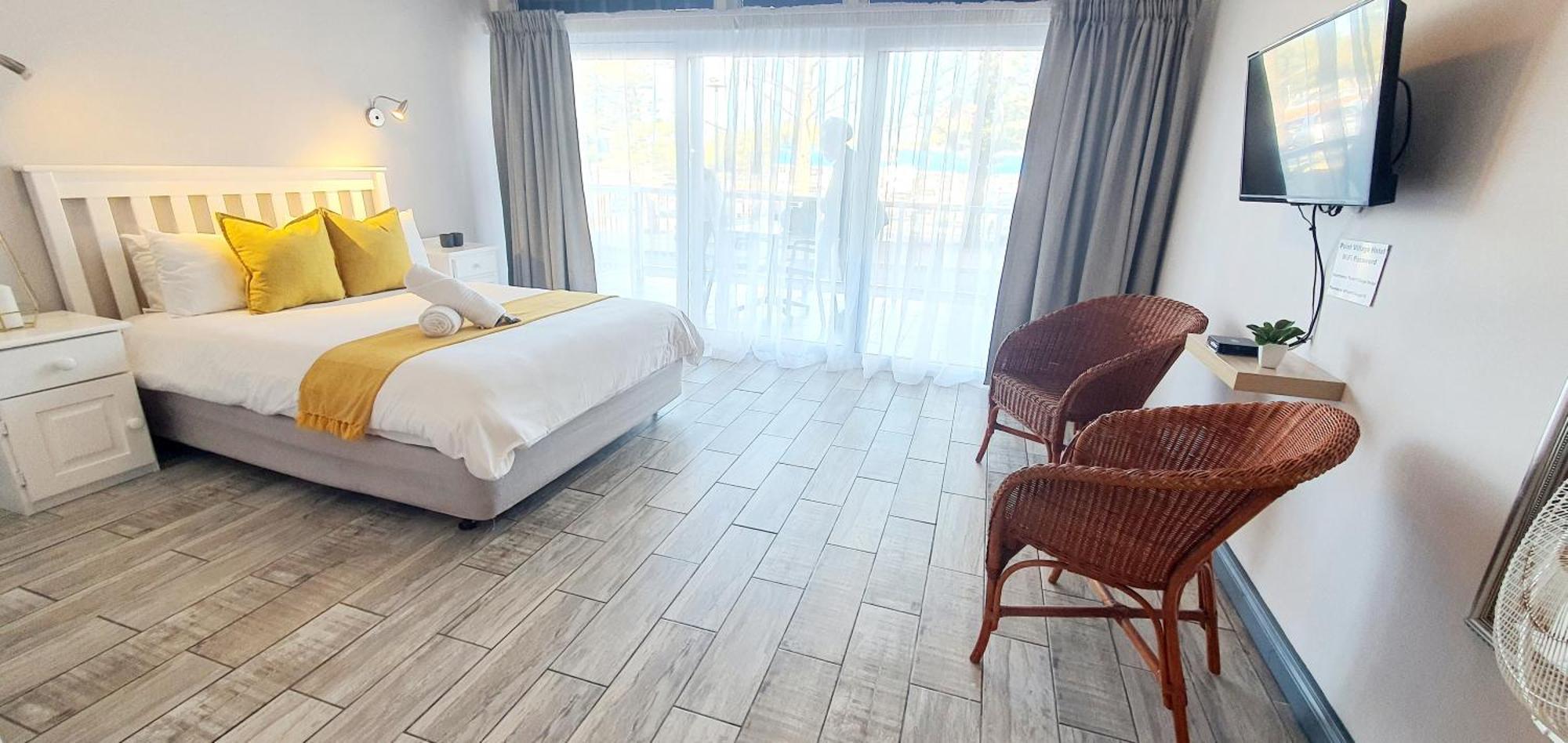 Point Village Hotel And Self Catering Мозел Бей Екстериор снимка