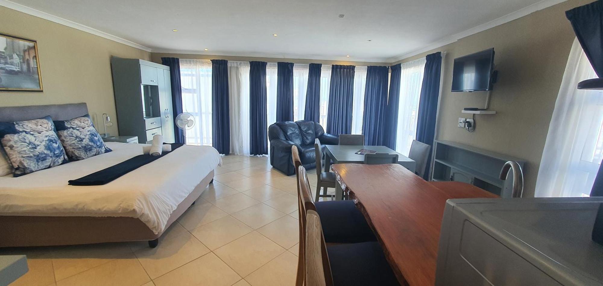 Point Village Hotel And Self Catering Мозел Бей Екстериор снимка