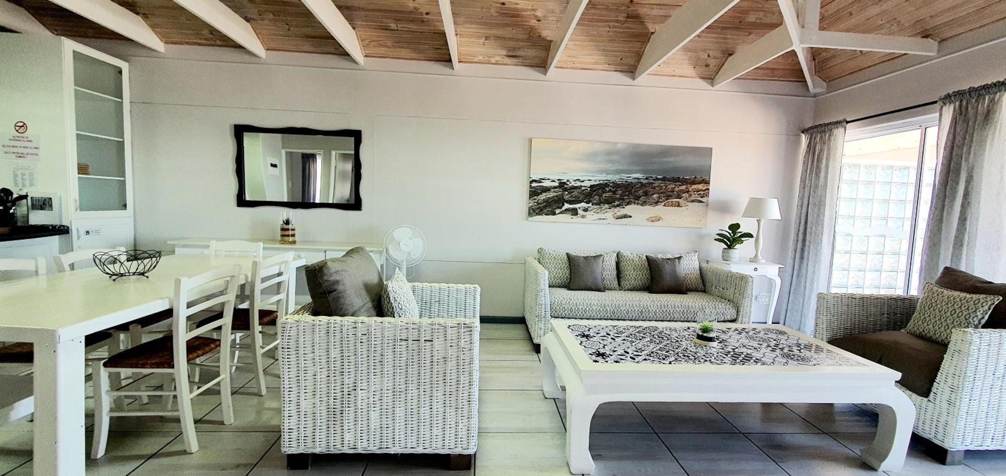 Point Village Hotel And Self Catering Мозел Бей Екстериор снимка