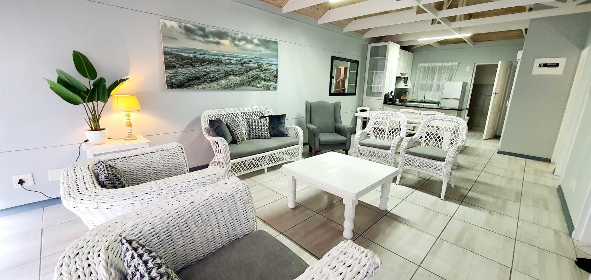 Point Village Hotel And Self Catering Мозел Бей Екстериор снимка