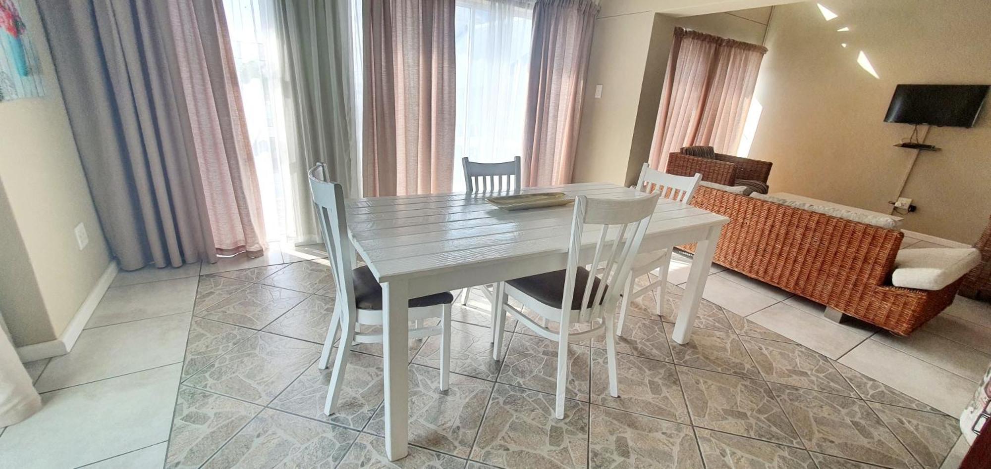 Point Village Hotel And Self Catering Мозел Бей Екстериор снимка