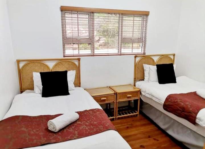 Point Village Hotel And Self Catering Мозел Бей Екстериор снимка